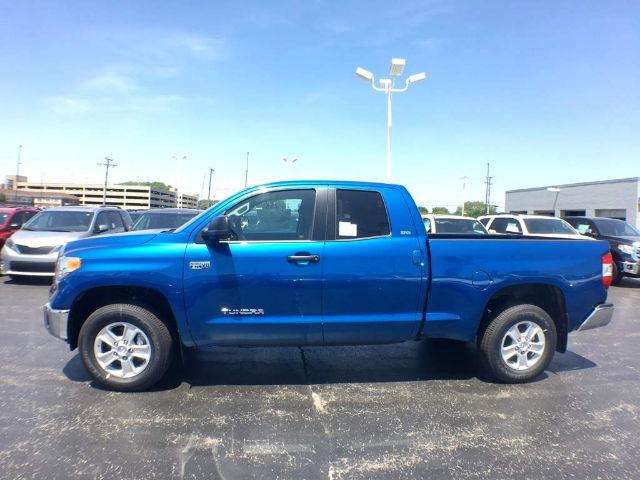 2017 Toyota Tundra SR5 5.7L V8 w/FFV